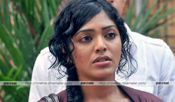 Rima-Kallingal-angry-due-to-death-setance-prisons-statement