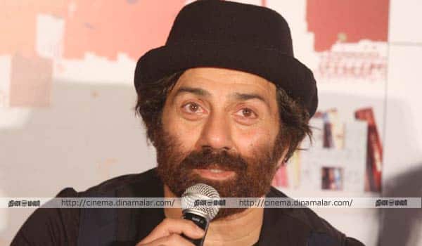 Sunny-Deol-is-searching-Director-to-launch-his-son