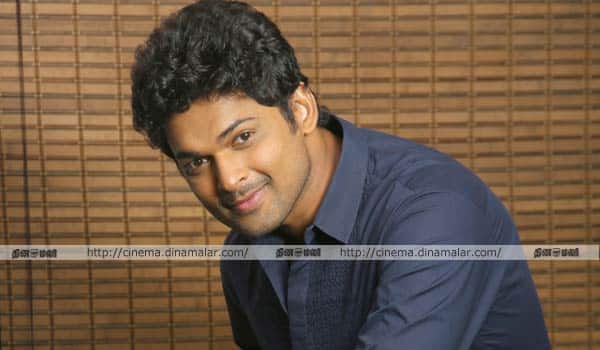 Ajmal-to-concerntrate-in-Tamil-film