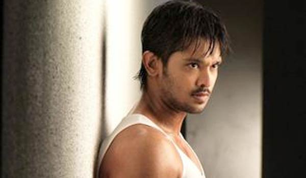 Nakul-Absent-in-Narathan-press-meet-and-audio-launch
