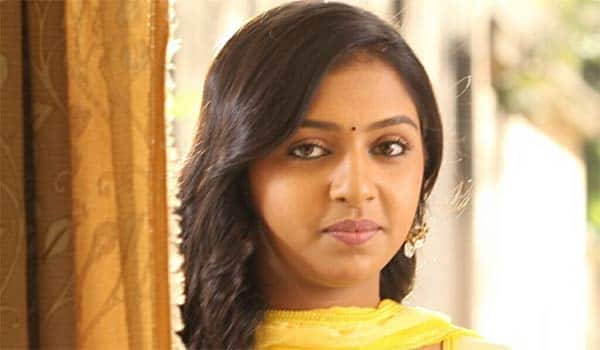 Is-lakshmi-menon-going-to-college-for-peace-of-mind.?