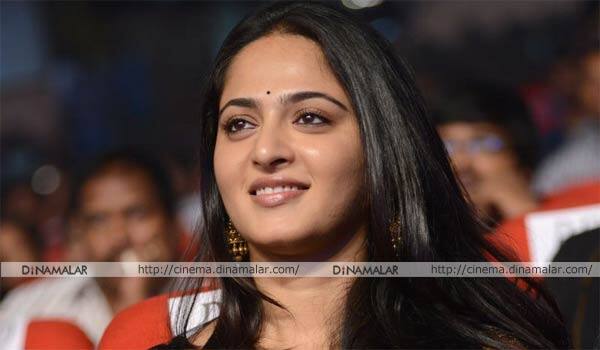 Anushka-to-act-as-mother-in-Singam-3