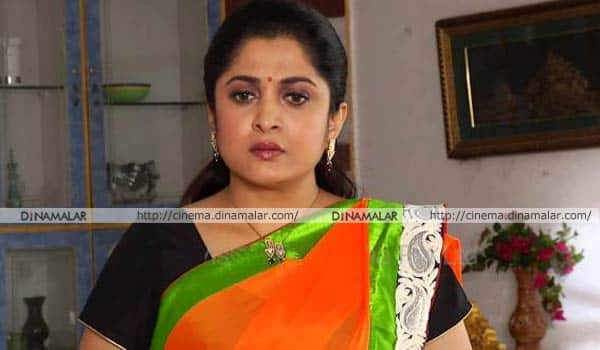 College-students-want-chances-from-Ramya-Krishnan-in-their-serials