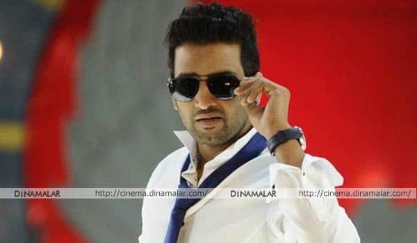 Santhanam-becomes-chararacter-roles