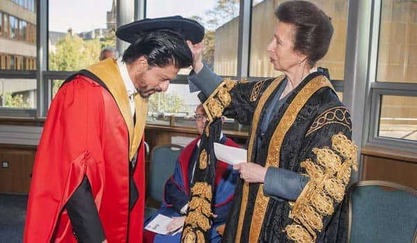 Shah-Rukh-Khan-receives-Honorary-Degree-from-University-Of-Edinburgh