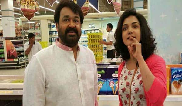 Honey-rose-happy-acting-with-Mohanlal