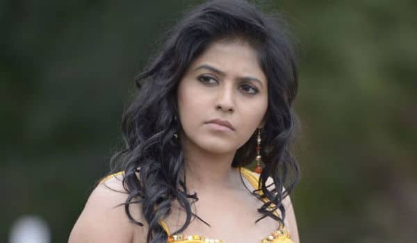 Anjali-in-rowdy-character