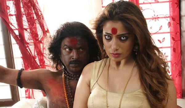 Fans-will-fear-seeing-Rai-lakshmi-in-sowkarpettai-says-Director-VC-Vadivudayan