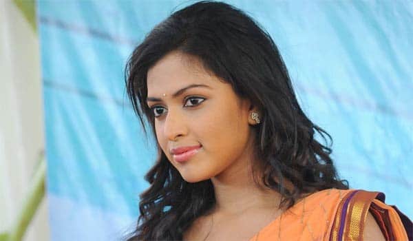 Amalapaul-turn-as-mother-actor