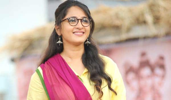 Anushka-acting-in-Mother-role