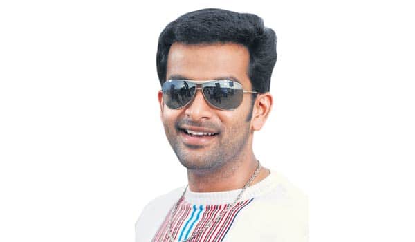 Malayalam-actors-acting-as-Ajith,-Vijay-Fans