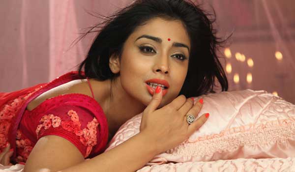 Shriya-acts-in-middle-age-women-character