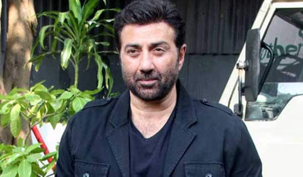 Sunny-Deol-is-not-ready-to-play-Fathers-Role