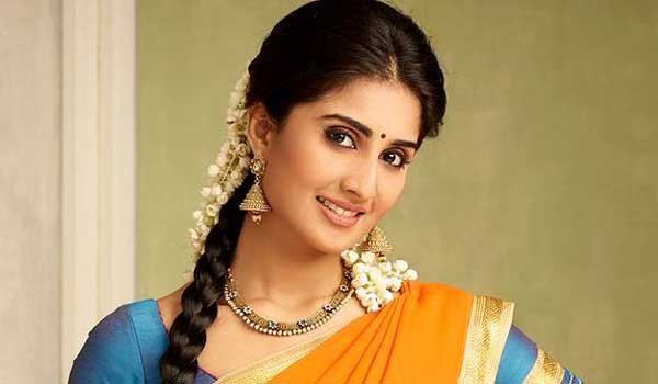 Shamili-to-join-hands-with-top-heroes