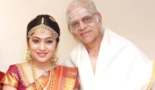 I-am-none-without-my-father-says-Ramya