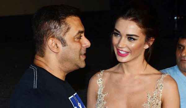 Who-would-not-want-to-date-Salman-Khan-says-Amy-Jackson