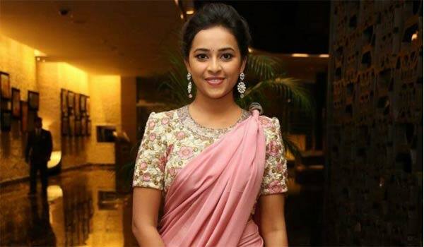 sri-divya-is-now-satisfied-with-two-great-movie