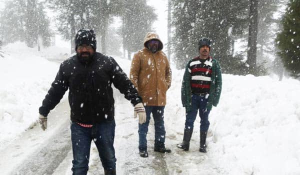 new-horror-movie-in-the-dense-snow-in-kashmir