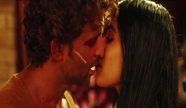 What-said-Pooja-Hegde-about-her-kissing-scene-with-Hrithik-Roshan