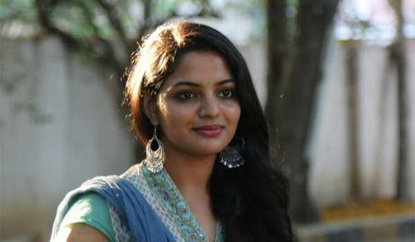 kerala-actress-nikila--speaks-tamil-fluently-in-kidari-movie