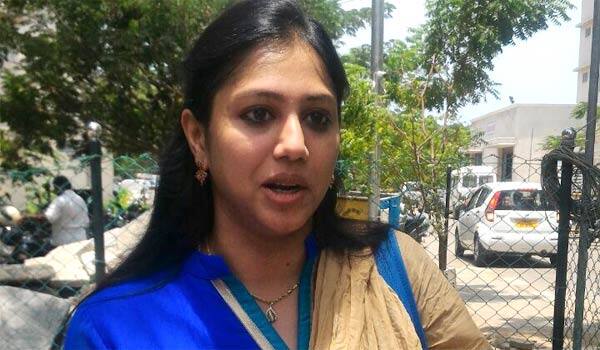 Actress-Radha-filed-compalints-to-safe-her-from-rowdy