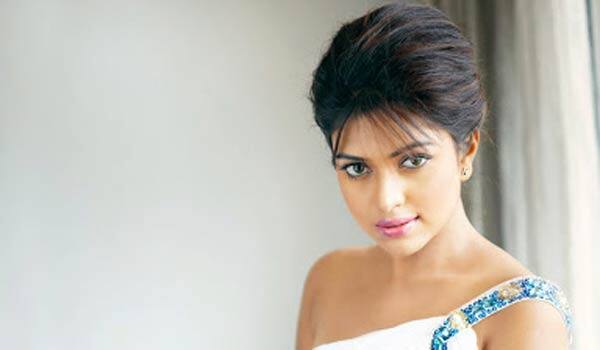 amala-paul-is-now-with-more-movie-now-let-free-for-acting
