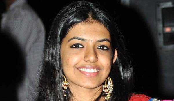 jeevitha-daughter-to-become-the-heroin-in-industry