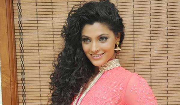 Saiyami-Kher-is-dating-someone-who-is-not-related-to-industry