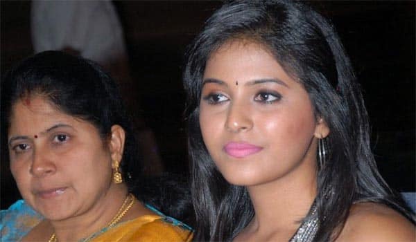 Anjali-compromise-with-her-Aunty