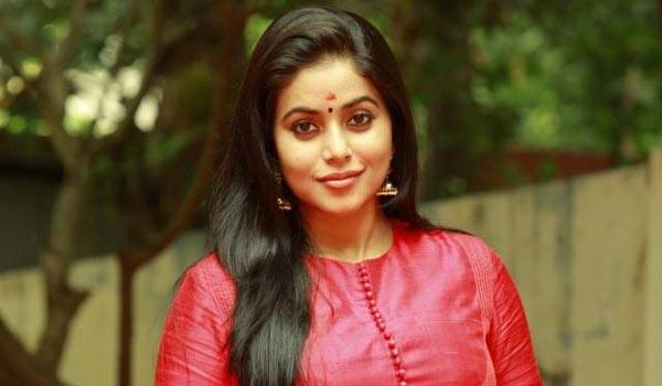 actress-poorna-is-happy-with-the-movie-savarakathi