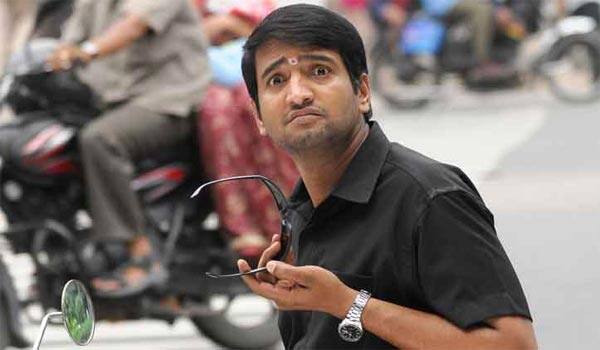 santhanam-movie-story-is-in-a-issue