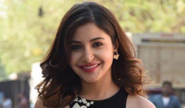 Anushka-Sharma-does-not-believe-in-love-at-first-sight
