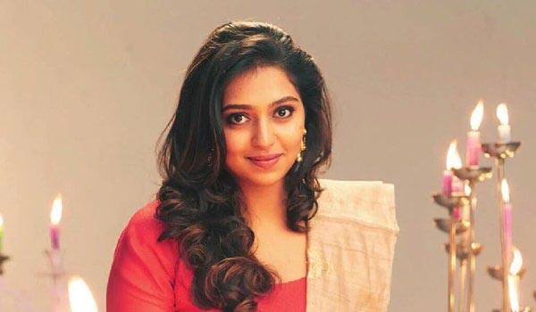 directors-gave-shock-to-reduce-the-body-mass-of-lakshmimenon