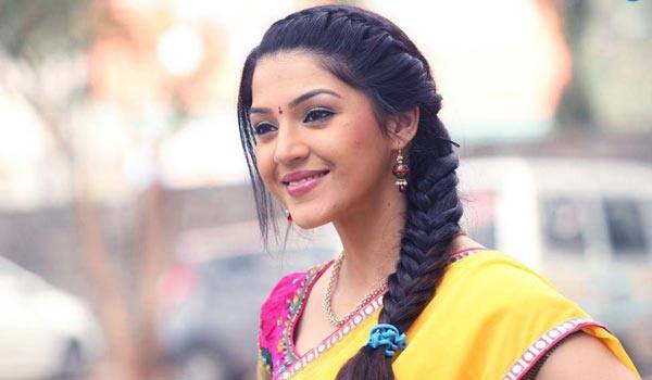 Mehreen-a-punjabi-actress-to-tamil-movie
