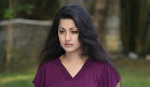 meera-jasmine-is-very-angry-on-the-persons-who-makes-woman-as-their-plaything