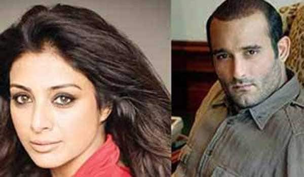 Akshaye-and-Tabu-has-been-approached-to-play-Sunil-Dutt-and-Nargis