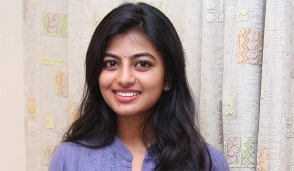 kayal-anandhi-is-very-happy-with-the-back-to-back-movies