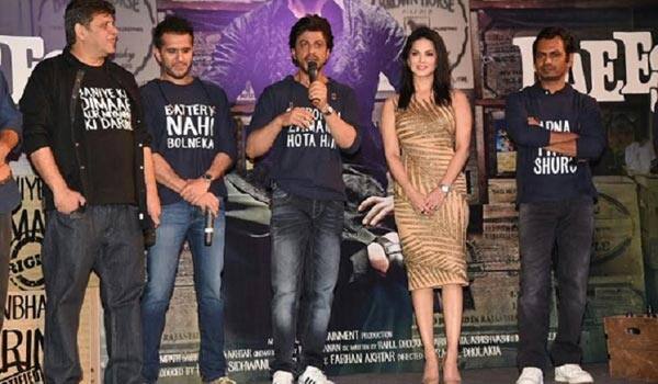 I-am-happy-with-the-performance-of-Raees-says-Shahrukh-Khan