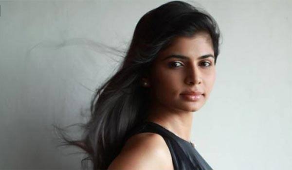 chinmayi-new-video-for-the-support-fisher-man-in-her-twitter-page