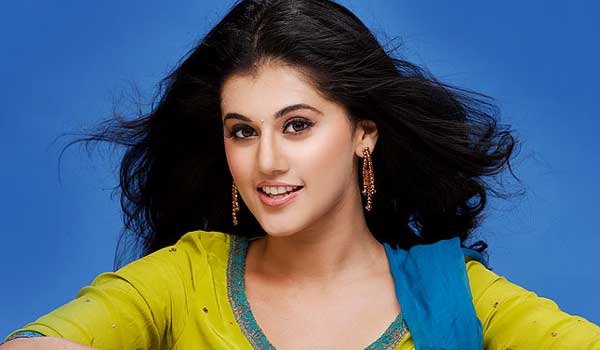 Tapsee-acts-in-Naan-thaan-sabhna