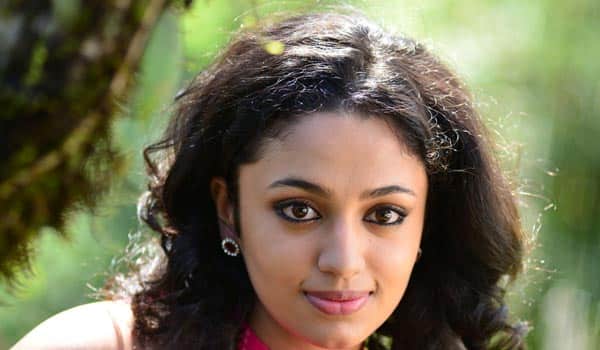 malavika-to-give-a-entry-in-tamil-movies