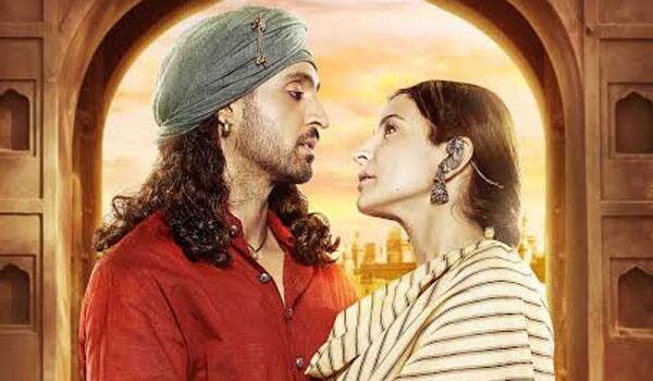 Film-Phillauri-has-collected-22.68-Crore-in-first-week