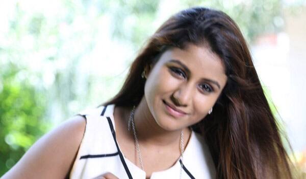 Alia-Manasha-likes-to-turn-as-dream-girl-in-tamil-cinema