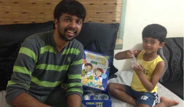Madhan-karky-made-his-7-year-old-son-as-lyricist