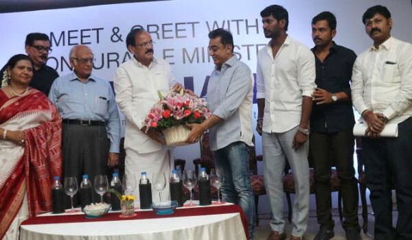 Function-to-Kamal-leads-with-PM-:-Vishal-demands-Minister
