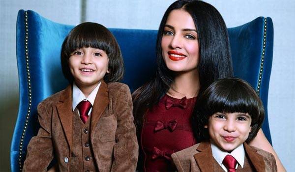 Celina-Jaitly-is-pregnant-with-Twins-again