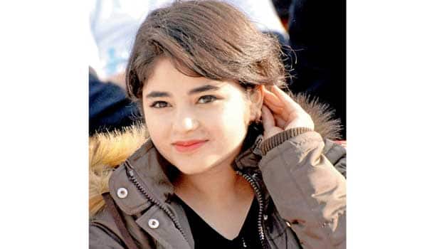 Actress-Zaira-wasim-escapes-from-accident