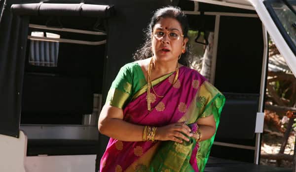 No-one-call-me-for-politics-says-Actress-Urvashi
