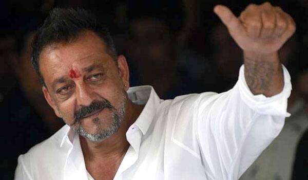 Sanjay-dutt-released-as-per-law-says-Maharashtra-Government