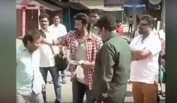 Actor-Balakrishna-slapped-his-assistant-to-remove-shoe